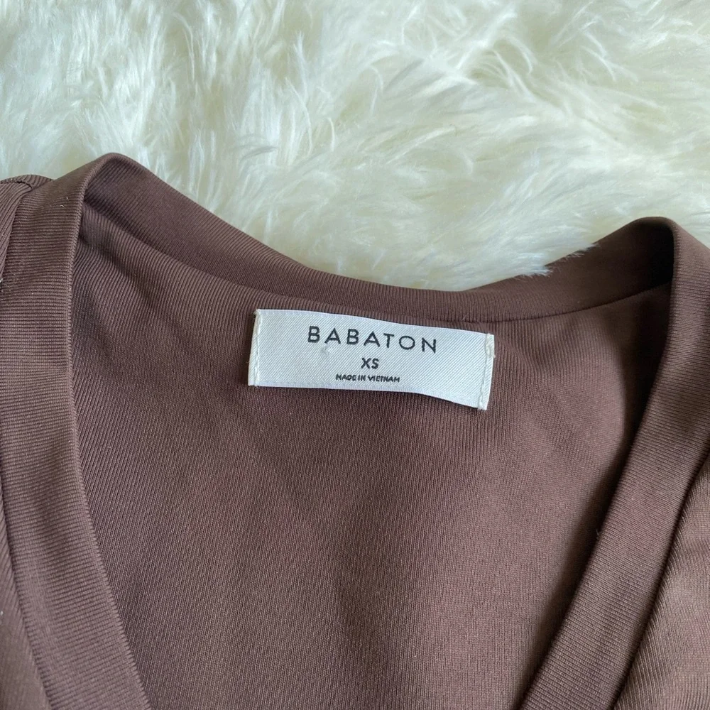 Aritzia Babaton Contour Henley Longsleeve V-neck Bodysuit in Coffee Bean - Picture 6 of 6